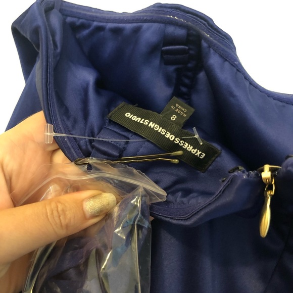 Satin/silky strapless dress w/ pockets - Picture 5 of 6